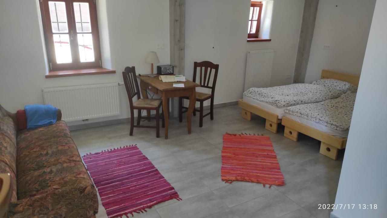 Holiday Farmhouse Skvor Robidisce Eksteriør billede
